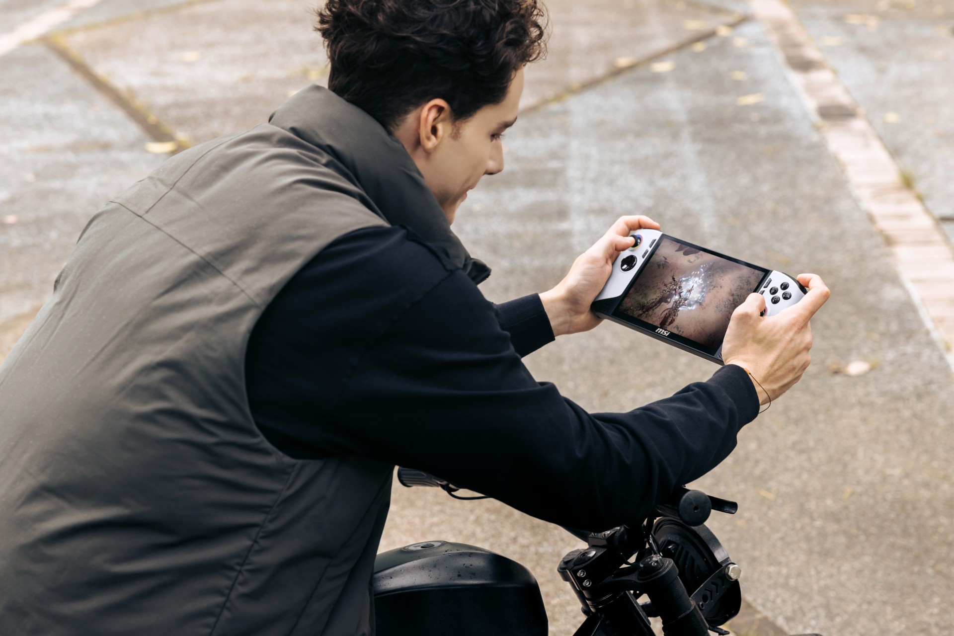 Claw 8 AI+ A2VM Polar Tempest Edition-4